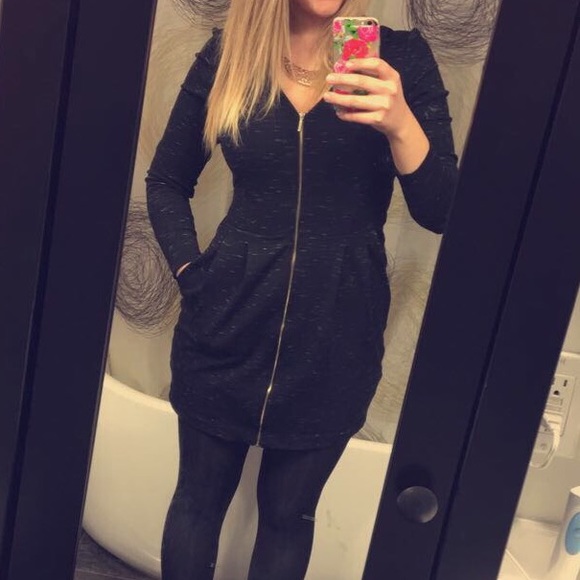 Black long sleeve dynamite dress - Picture 4 of 4